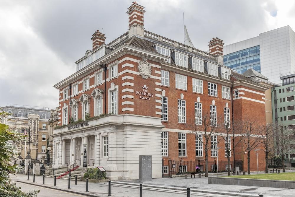 The Roseate Reading 호텔 외부 사진 The former headquarters of the London School of Hygiene and Tropical Medicine, now the headquarters of the London School of Hygiene & Tropical Medicine