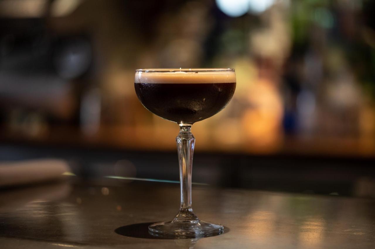 The Roseate Reading 호텔 외부 사진 A glass of espresso martini