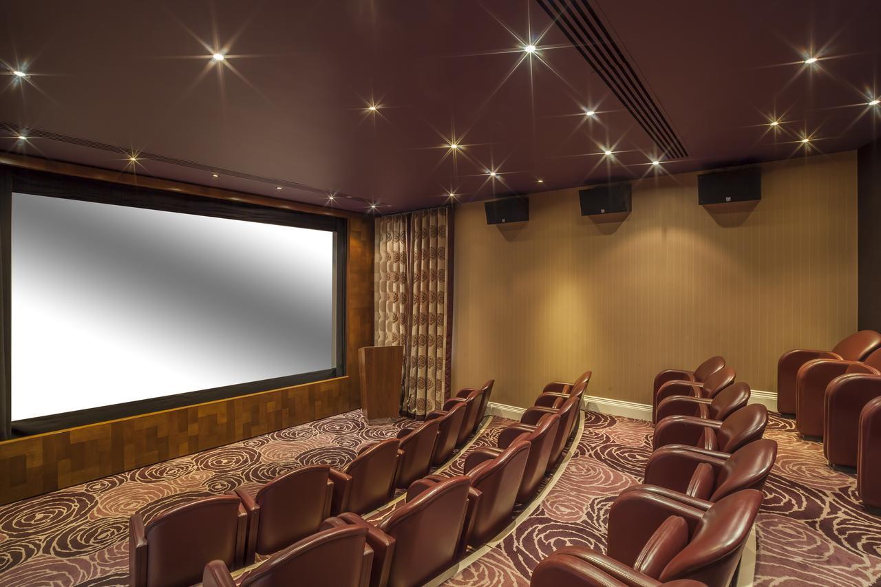 The Roseate Reading 호텔 외부 사진 The cinema at The Dorchester